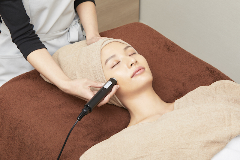 《ソノビタミントリートメント（超音波＋イオンのW導入）》